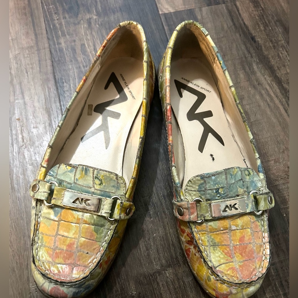 Anne Klein Cailey Womens Colorful Crocodile Embossed Loafers size 9